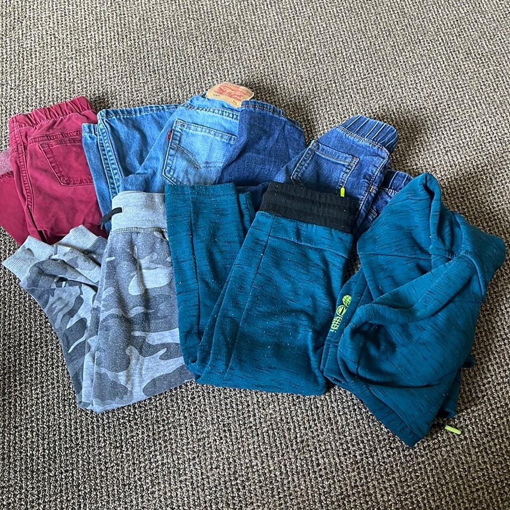 Bundle of 3T pants, sweat pants and 1 hoodie that matches 1 sweatpants